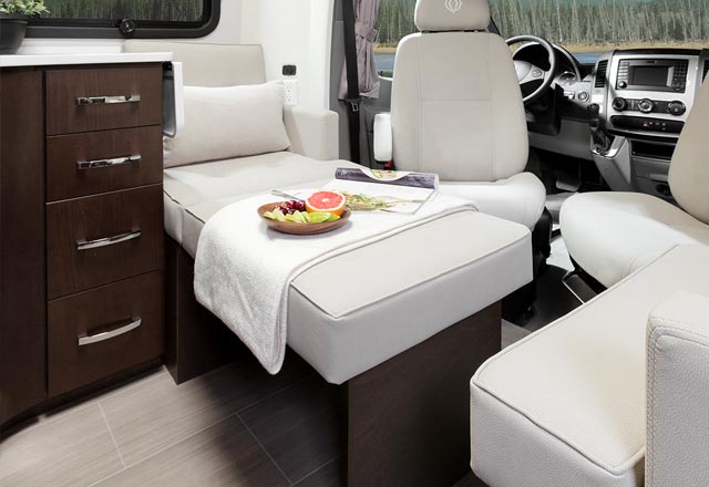 leisure travel vans unity twin bed