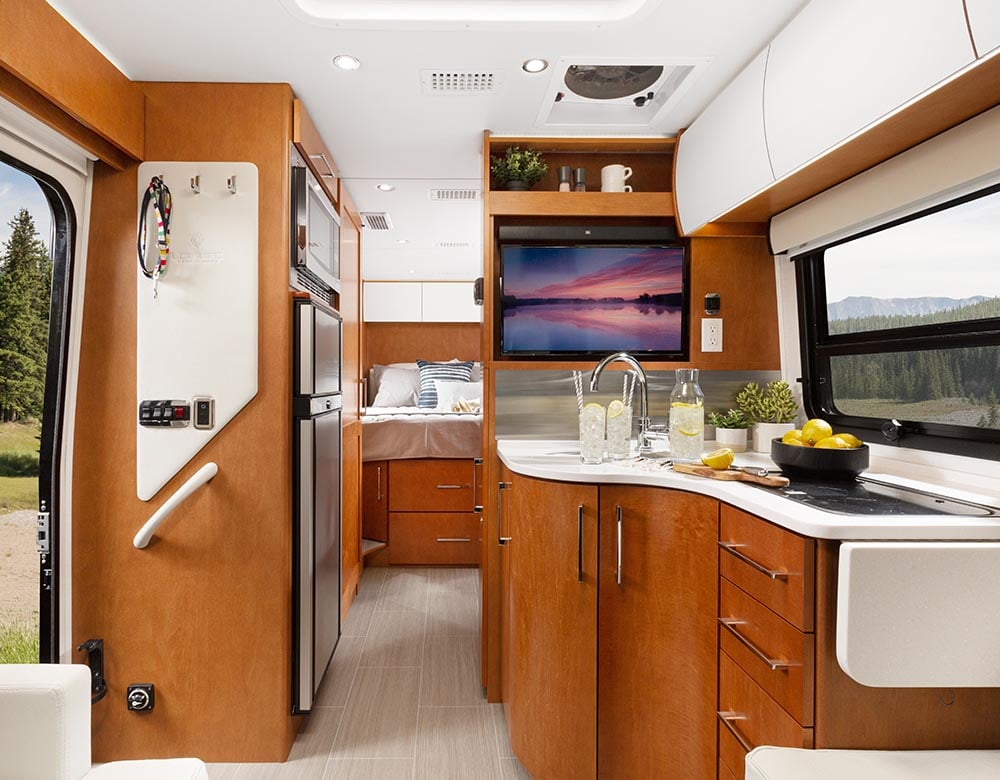 leisure travel vans 2019 unity murphy bed