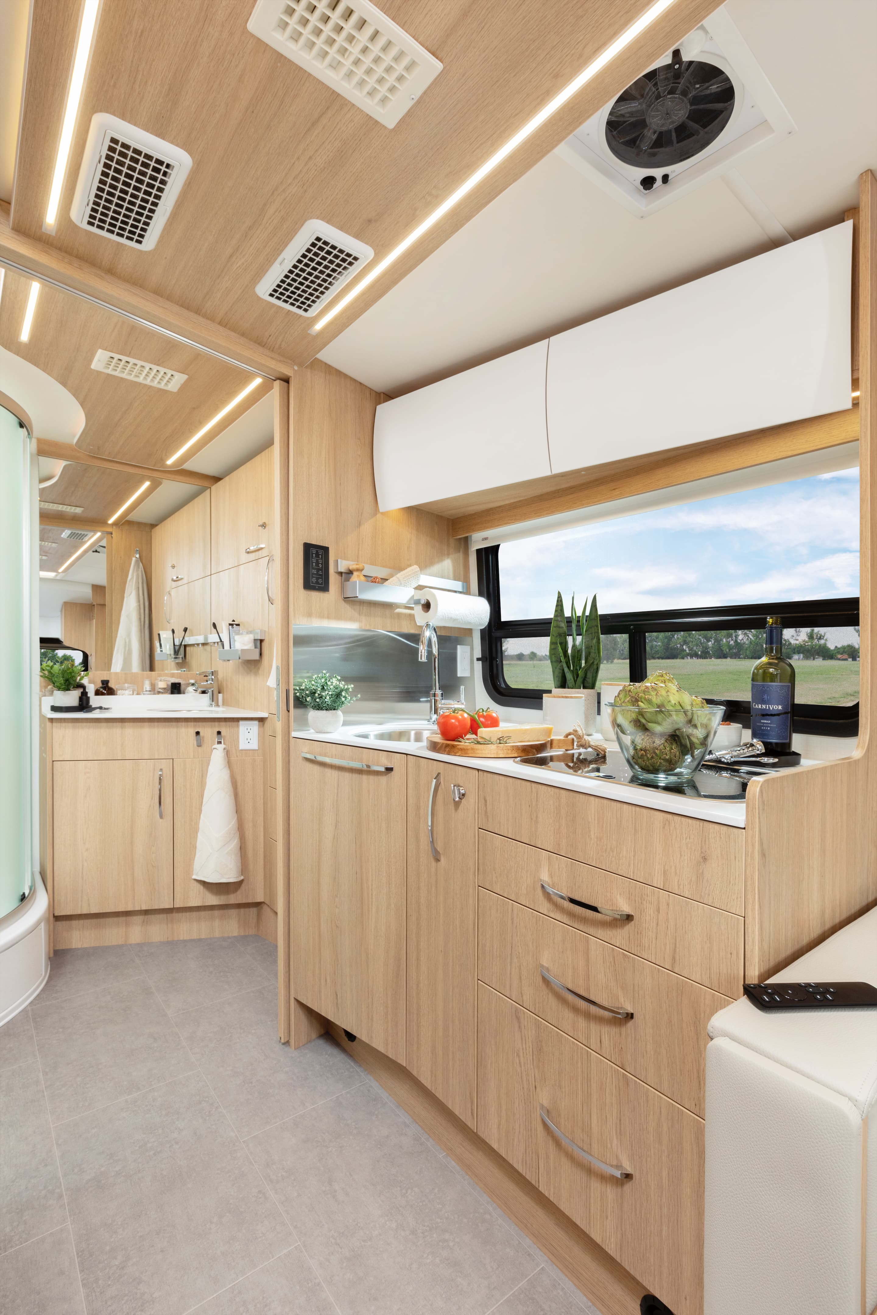 Wonder - Photos - Leisure Travel Vans