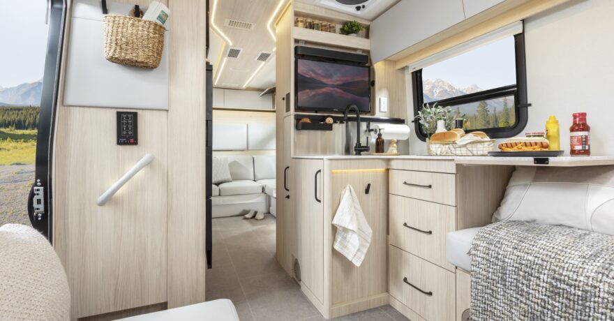 Wonder Rear Lounge - Leisure Travel Vans