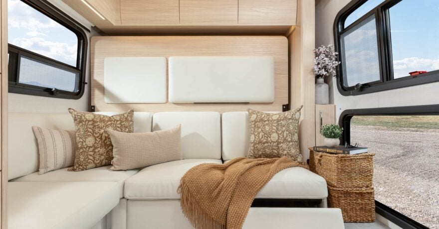 Unity Rear Lounge - Leisure Travel Vans