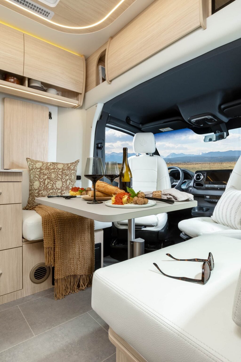 Unity Rear Lounge Unity Rear Lounge - Leisure Travel Vans