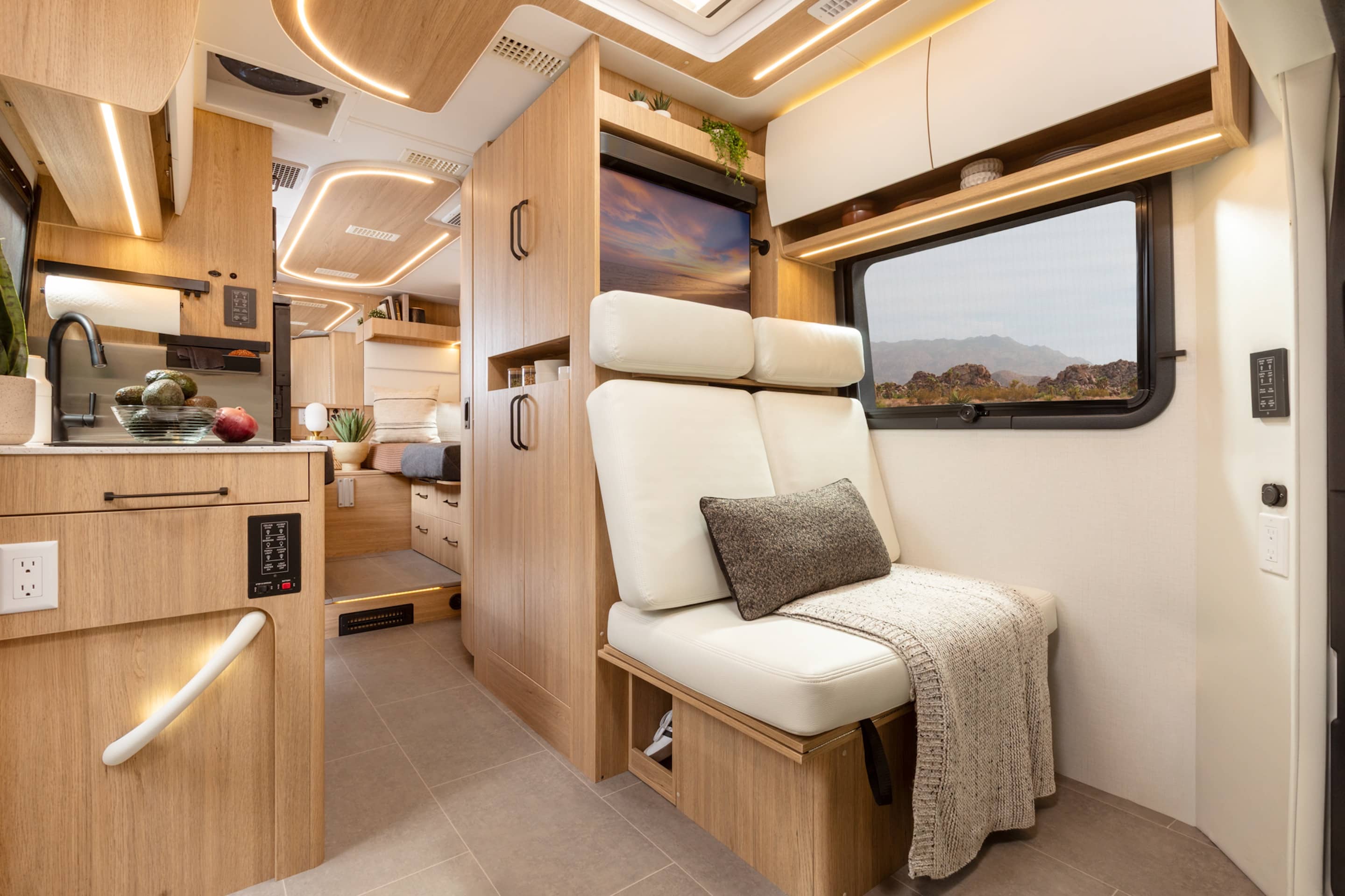 Swivel Lounge in forward position
